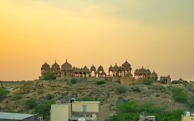 Hotel Marina Mahal With Swimming Pool